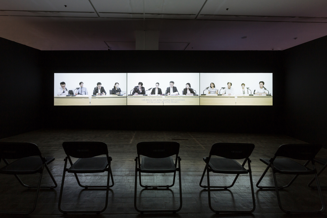 Jeamin Cha, Twelve, 2016, HD video, 3 channel, color, sound, 33 min. 33 sec., commissioned by SeMA Biennale Mediacity Seoul 2016, installation view at Seosomun Main Building.