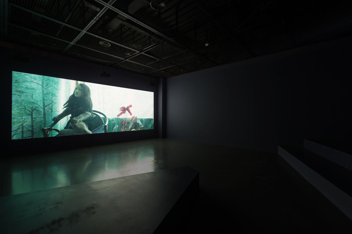 Pierre Huyghe, Untitled (Human Mask), 2014, film, color, stereo, sound, 2:66, 19 min., installation view at Seosomun Main Building.